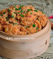 传统菜肴圆笼粉蒸肉的做法