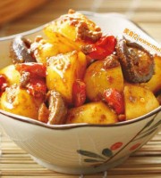 入口即化的小土豆焖小香菇