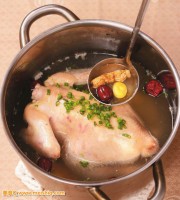 韩国正宗人参鸡汤