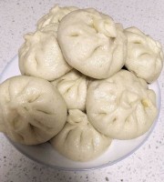 使用莴笋干做包子