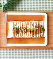 一清二白的小葱拌豆腐