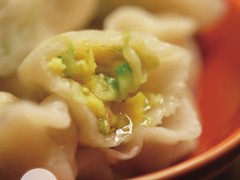 降温天吃西葫芦鸡蛋虾皮饺子