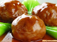 醇香味浓的红烧狮子头
