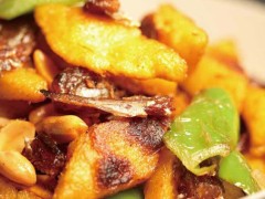 大连咸鱼贴饼子