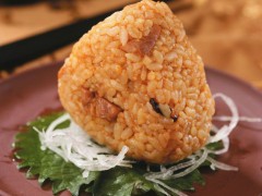 家庭自制酱香油饭饭团