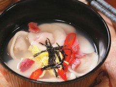 韩式饺子年糕汤