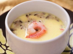 细滑嫩嫩的虾仁蟹肉茶碗蒸