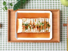 一清二白的小葱拌豆腐