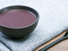 黑米熬制软糯适口的米糊