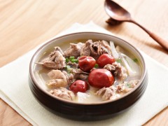 鲜美可口  汤色澄亮