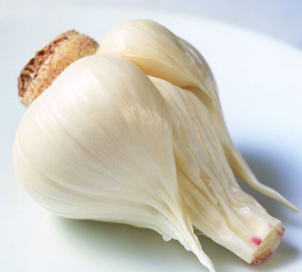 如何去除大蒜留在嘴里的味道