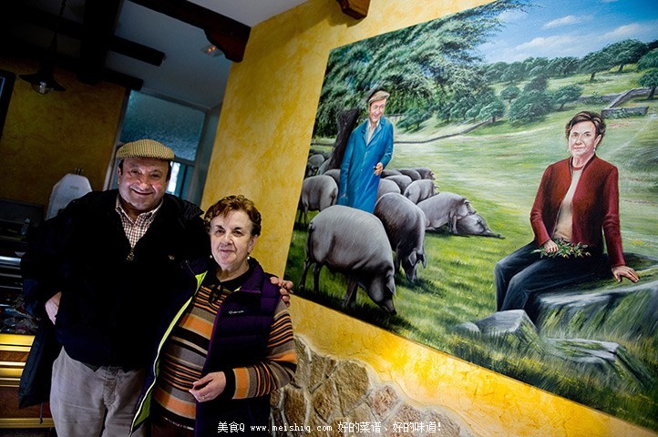 西班牙火腿制作全程腌制前生猪散养吃橡子