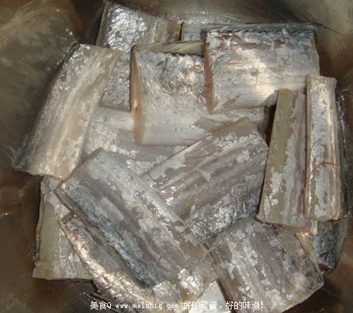 带鱼怎么收拾,清理带鱼的方法。