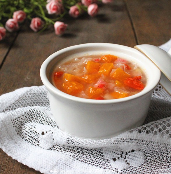 过年别总吃肉：十分钟速成银耳水果羹