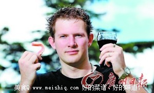 日饮可乐八升澳青年牙齿坏光