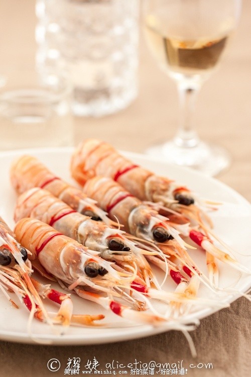 迎春尝鲜--新西兰小龙虾scampi刺身，附剥壳大法