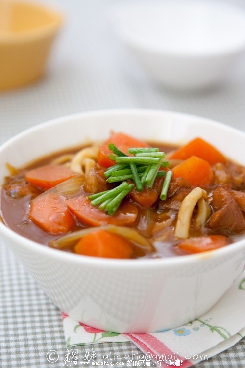 快手、暖胃还营养的鸡肉咖喱粗面