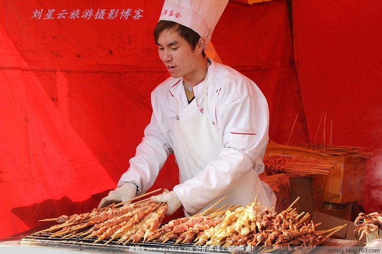 实拍:庙会变成烤串的海洋京城庙会美食系列照
