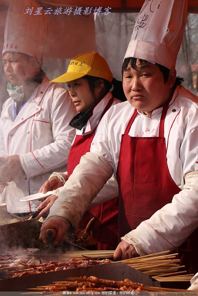 实拍:庙会变成烤串的海洋京城庙会美食系列照