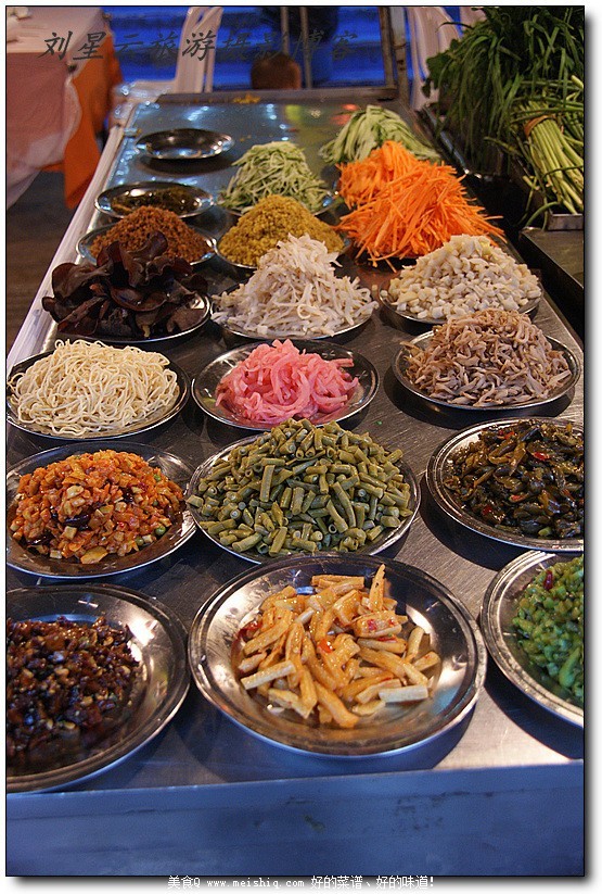 五花八门香辣醇厚的贵阳合群路小吃