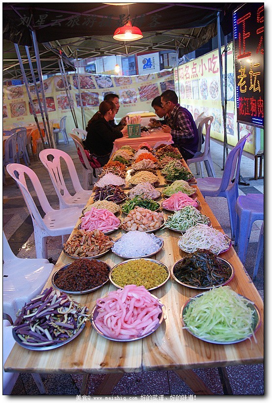 五花八门香辣醇厚的贵阳合群路小吃