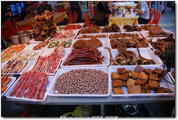 五花八门香辣醇厚的贵阳合群路小吃