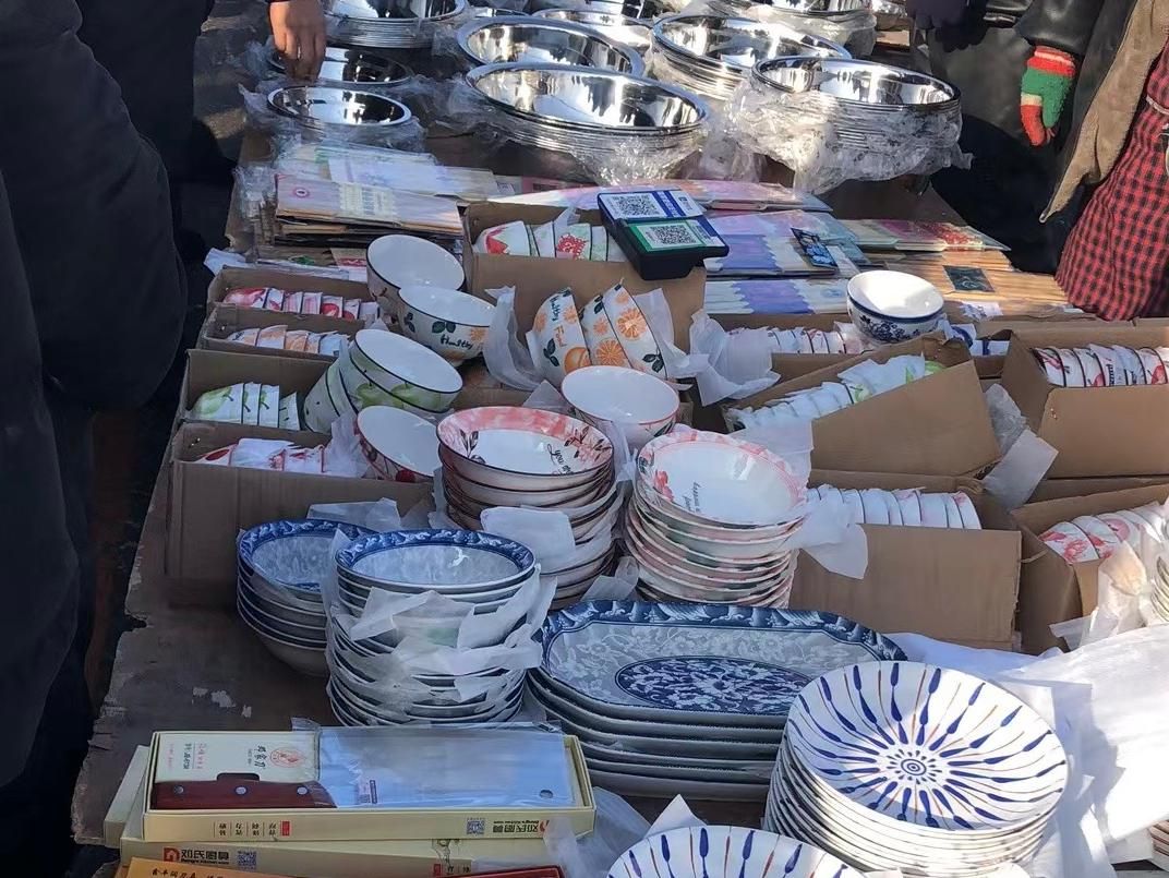 东北的年味有多浓，赶一次大集就懂了。