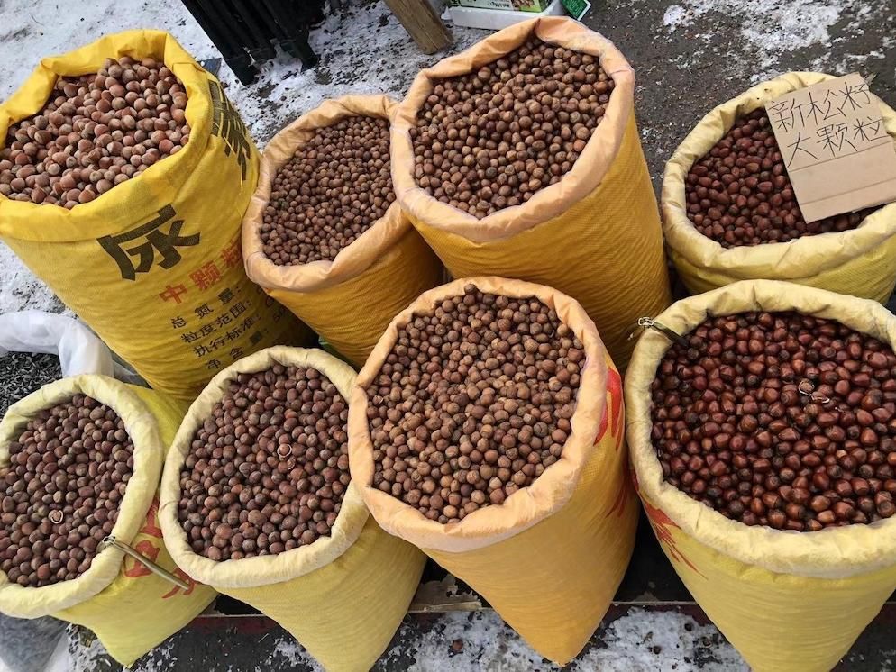 东北的年味有多浓，赶一次大集就懂了。