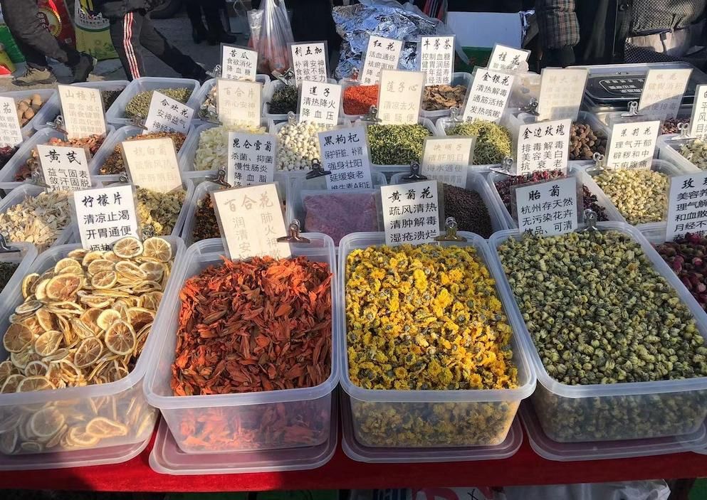 东北的年味有多浓，赶一次大集就懂了。